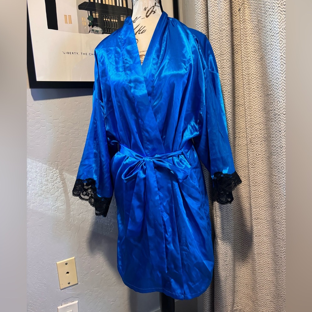 Frederick’s of Hollywood Satin Lace Trim Robe Blue & Black